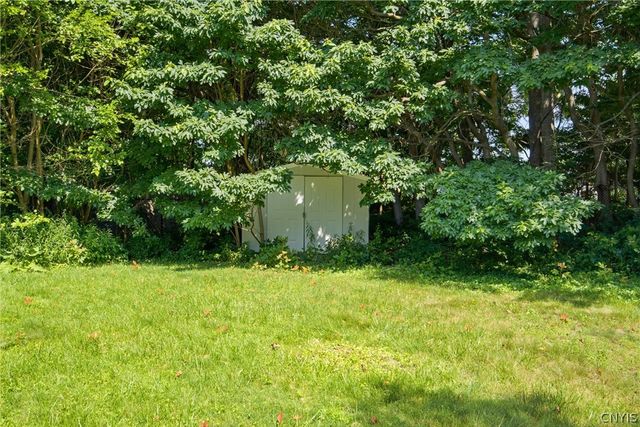 15 Lincoln Road, Clay, NY 13212