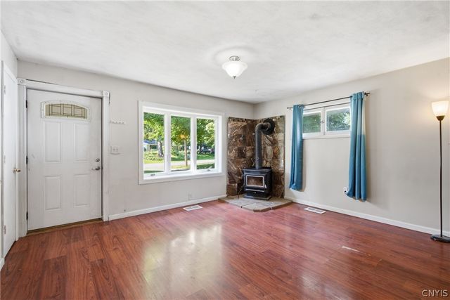 15 Lincoln Road, Clay, NY 13212