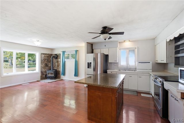 15 Lincoln Road, Clay, NY 13212
