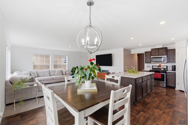 4419 CIRCLEWOOD DR, Rapid City, SD 57703
