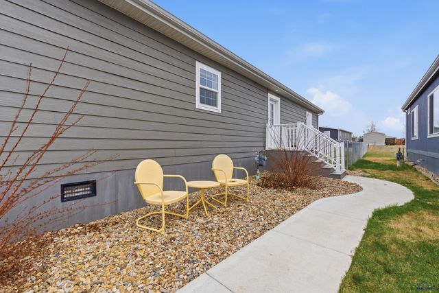 4419 CIRCLEWOOD DR, Rapid City, SD 57703