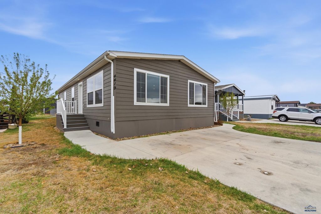 4419 CIRCLEWOOD DR, Rapid City, SD 57703