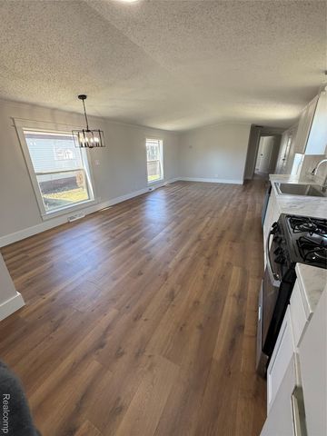 6538 Biscayne Boulevard, Brighton, MI 48114