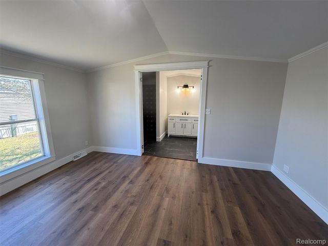 6538 Biscayne Boulevard, Brighton, MI 48114