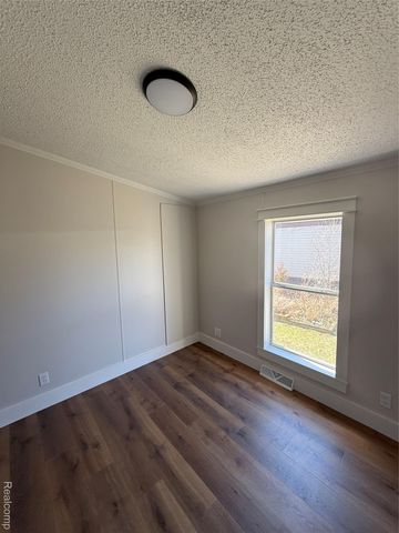 6538 Biscayne Boulevard, Brighton, MI 48114