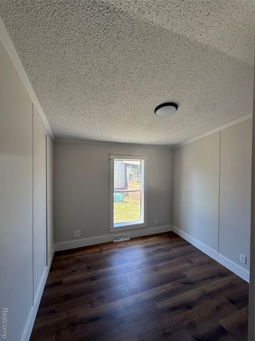 6538 Biscayne Boulevard, Brighton, MI 48114