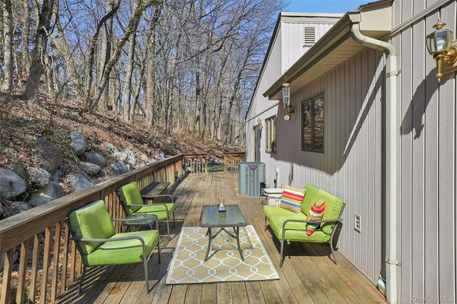 9 Summer Court, Nanuet, NY 10954