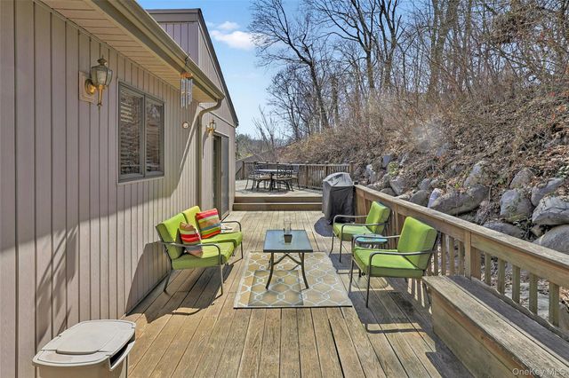 9 Summer Court, Nanuet, NY 10954