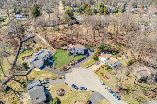 9 Summer Court, Nanuet, NY 10954
