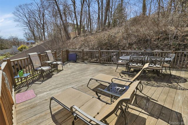9 Summer Court, Nanuet, NY 10954