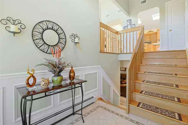 9 Summer Court, Nanuet, NY 10954