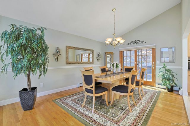 9 Summer Court, Nanuet, NY 10954