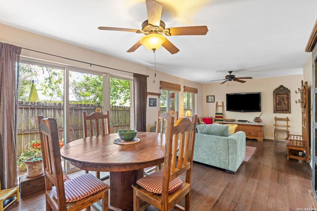 532 N School St., Boerne, TX 78006