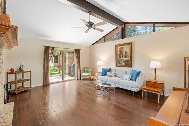 532 N School St., Boerne, TX 78006