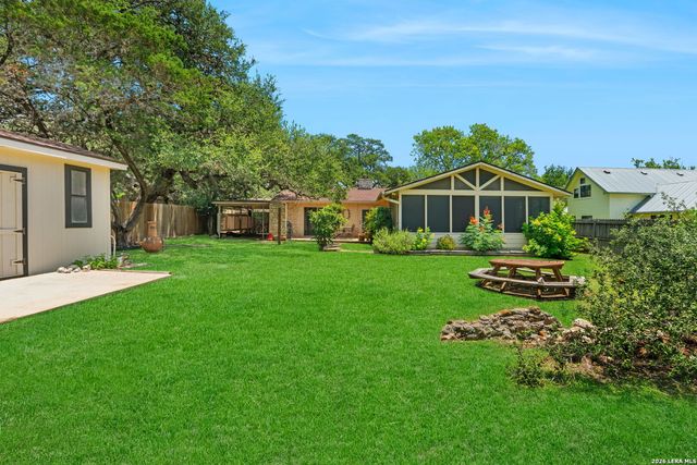 532 N School St., Boerne, TX 78006