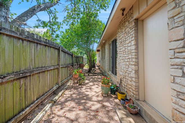 532 N School St., Boerne, TX 78006