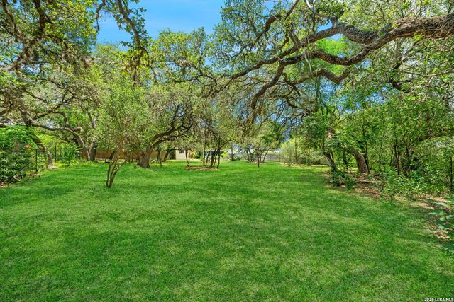 532 N School St., Boerne, TX 78006