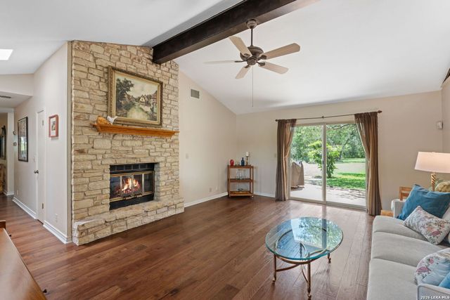 532 N School St., Boerne, TX 78006