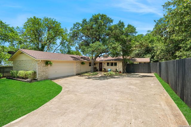 532 N School St., Boerne, TX 78006