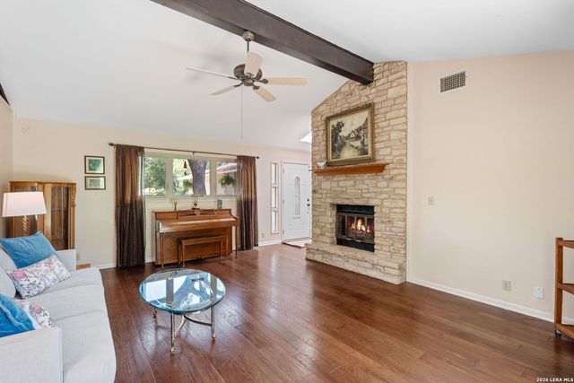 532 N School St., Boerne, TX 78006