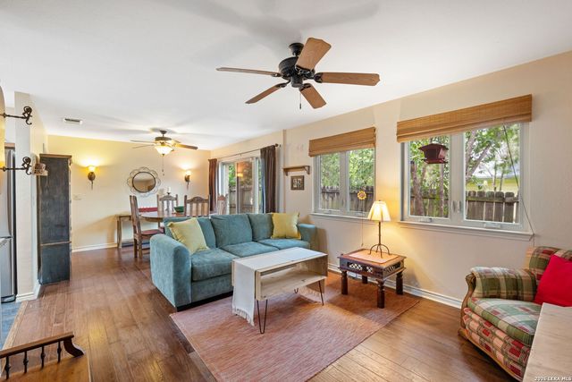 532 N School St., Boerne, TX 78006