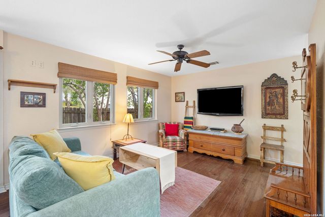 532 N School St., Boerne, TX 78006