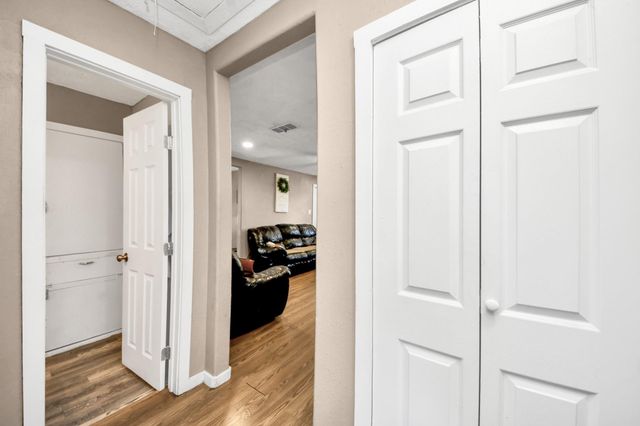 1806 Miami Road, Pasadena, TX 77502