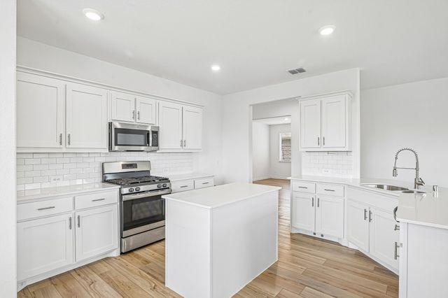 825 Tulip Court, Forney, TX 75126