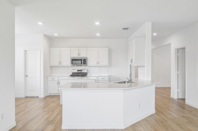 825 Tulip Court, Forney, TX 75126