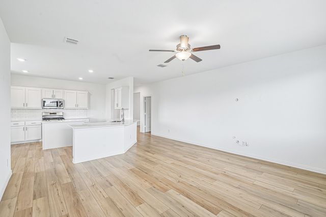 825 Tulip Court, Forney, TX 75126