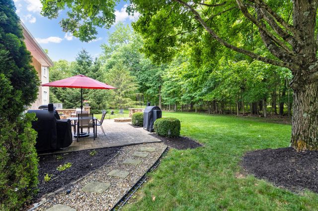 5187 Medallion Drive E, Westerville, OH 43082