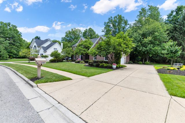 5187 Medallion Drive E, Westerville, OH 43082