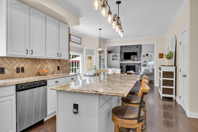 5187 Medallion Drive E, Westerville, OH 43082