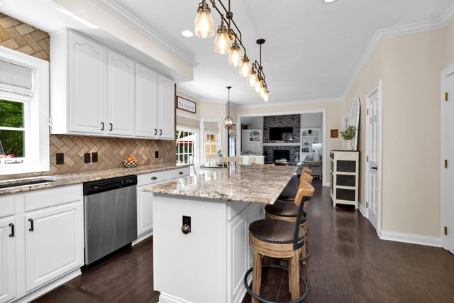 5187 Medallion Drive E, Westerville, OH 43082
