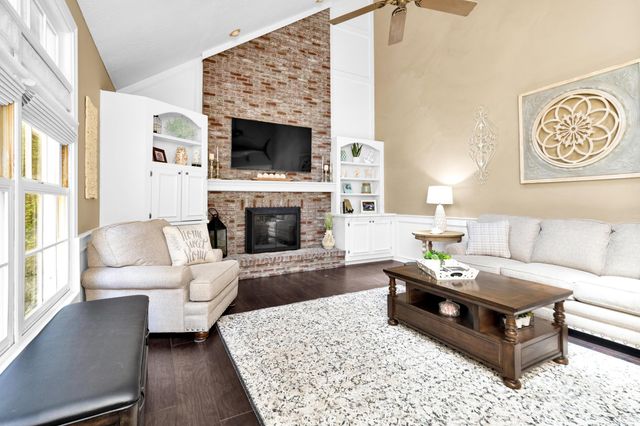 5187 Medallion Drive E, Westerville, OH 43082