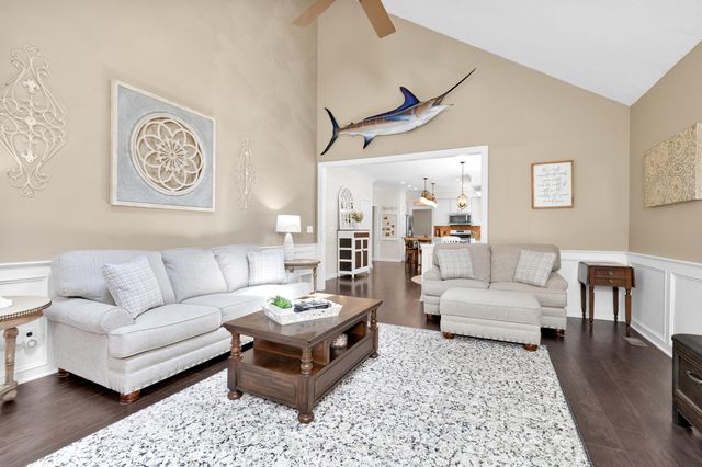 5187 Medallion Drive E, Westerville, OH 43082