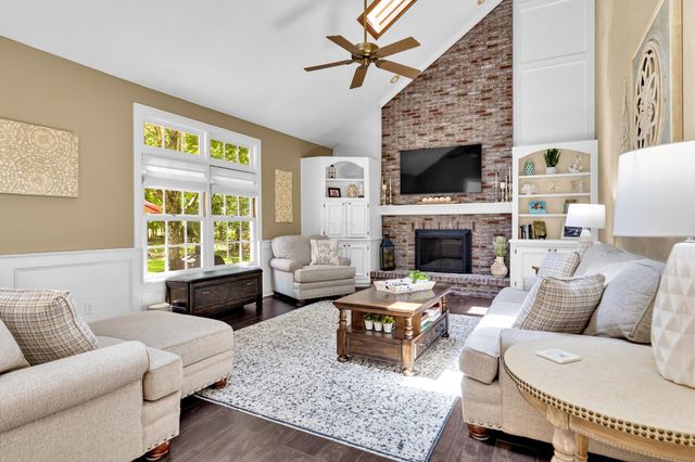5187 Medallion Drive E, Westerville, OH 43082