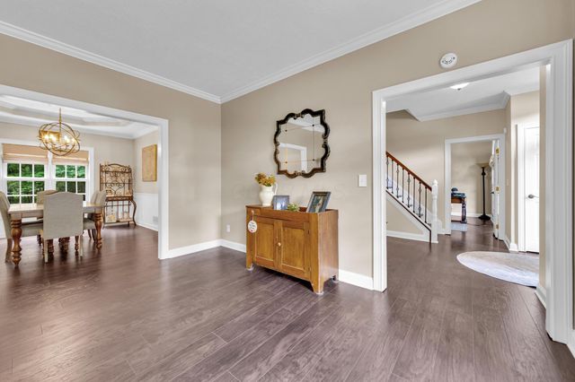 5187 Medallion Drive E, Westerville, OH 43082