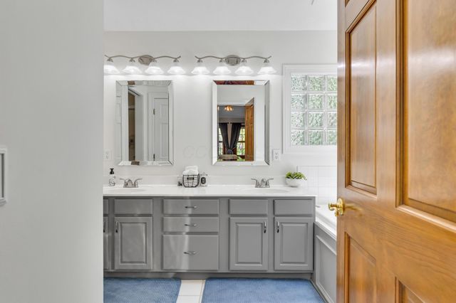 5187 Medallion Drive E, Westerville, OH 43082