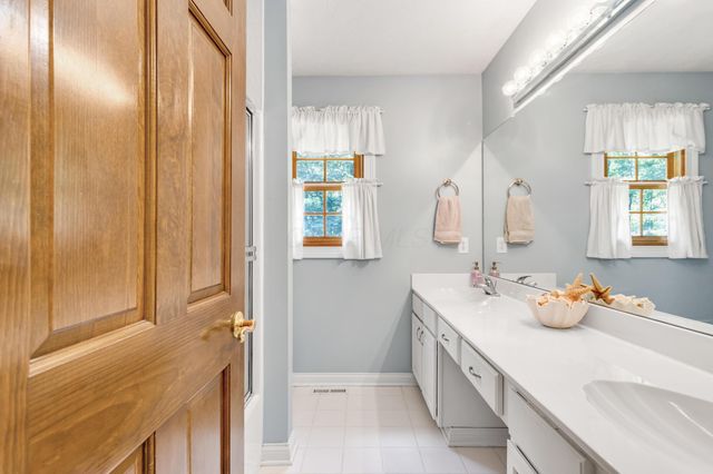 5187 Medallion Drive E, Westerville, OH 43082