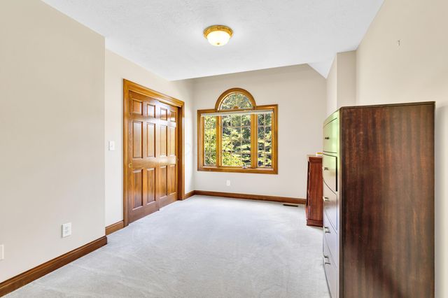 5187 Medallion Drive E, Westerville, OH 43082