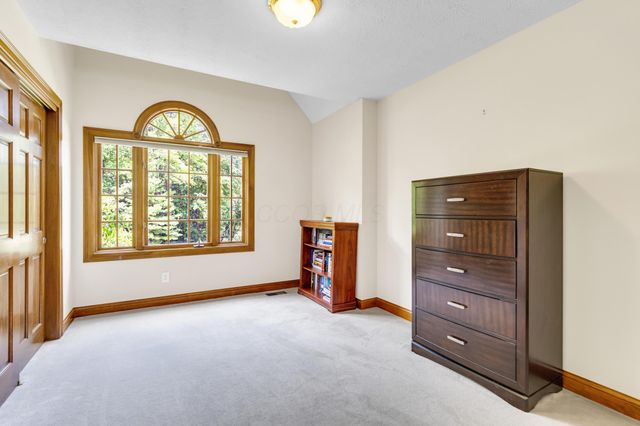 5187 Medallion Drive E, Westerville, OH 43082