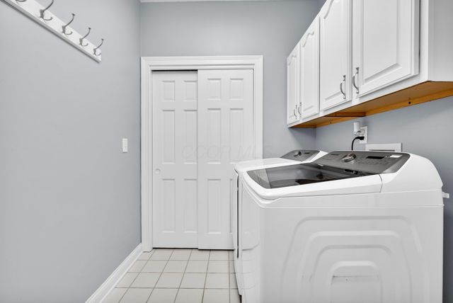 5187 Medallion Drive E, Westerville, OH 43082