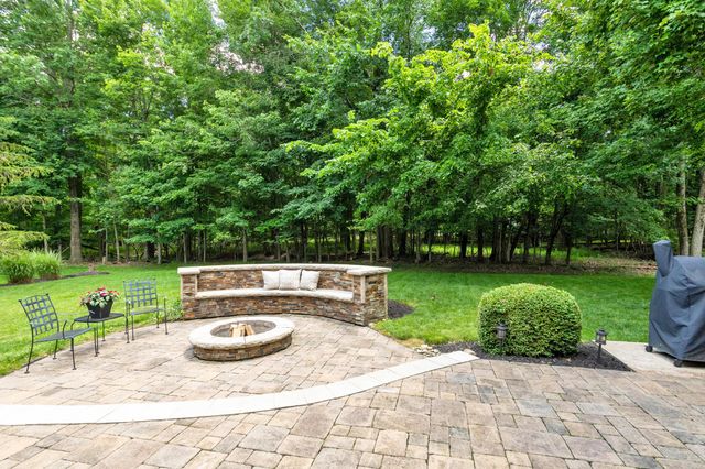 5187 Medallion Drive E, Westerville, OH 43082