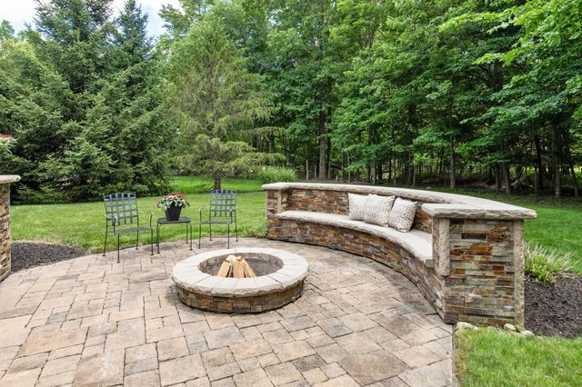 5187 Medallion Drive E, Westerville, OH 43082