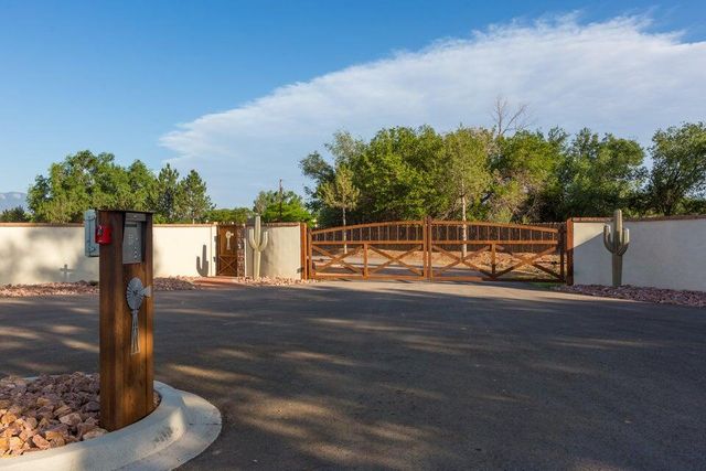 390 Pueblito Lane, Corrales, NM 87048