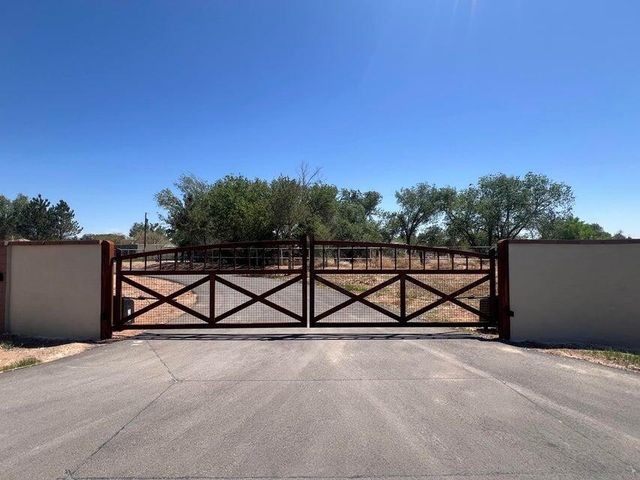 390 Pueblito Lane, Corrales, NM 87048