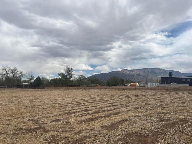 390 Pueblito Lane, Corrales, NM 87048