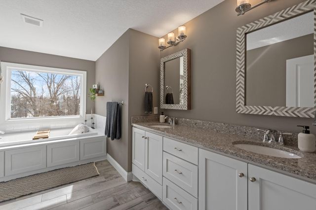 18257 72nd Avenue N, Maple Grove, MN 55311