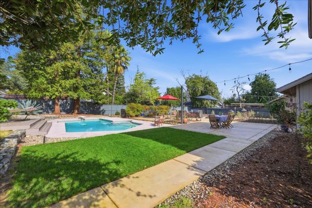 5375 Terrace Oak Cir, Fair Oaks, CA 95628